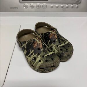 CROCS Kids Camouflage Water Shoes size 12 little kid